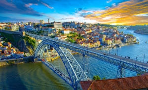 PORTUGAL - De Porto &agrave; Lisbonne p.324-325